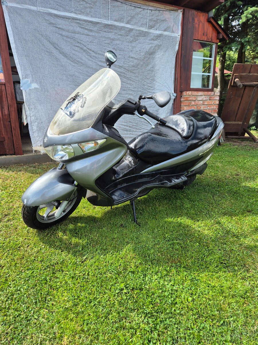 Prodám skútr Suzuki Burgmann