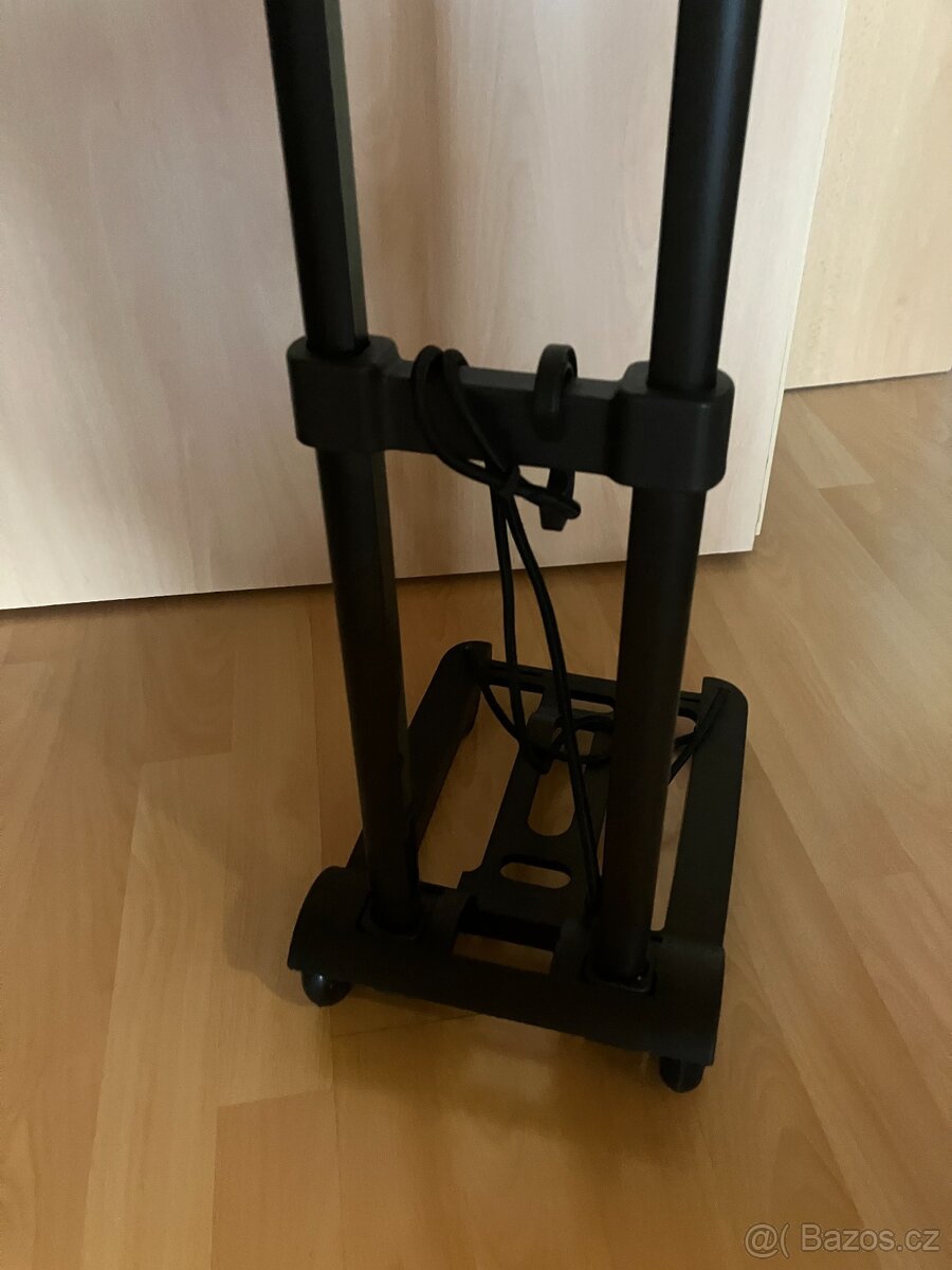 Praktický vozík na kolečkách