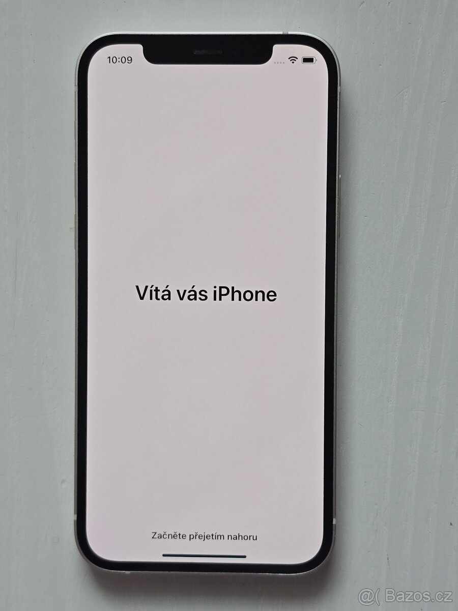 Apple iPhone 12 64GB bílý