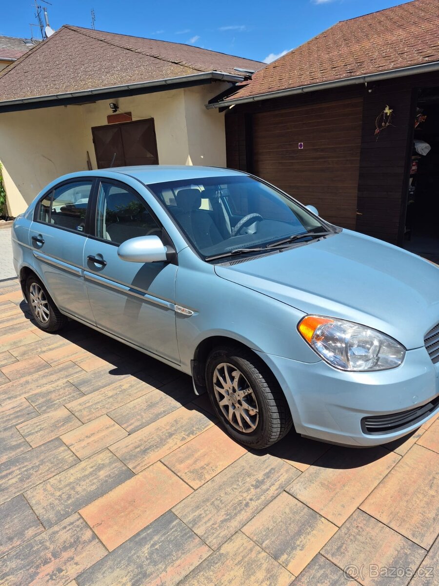 Hyundai Accent 1,4 benzín, koupeno ČR, II. majitel