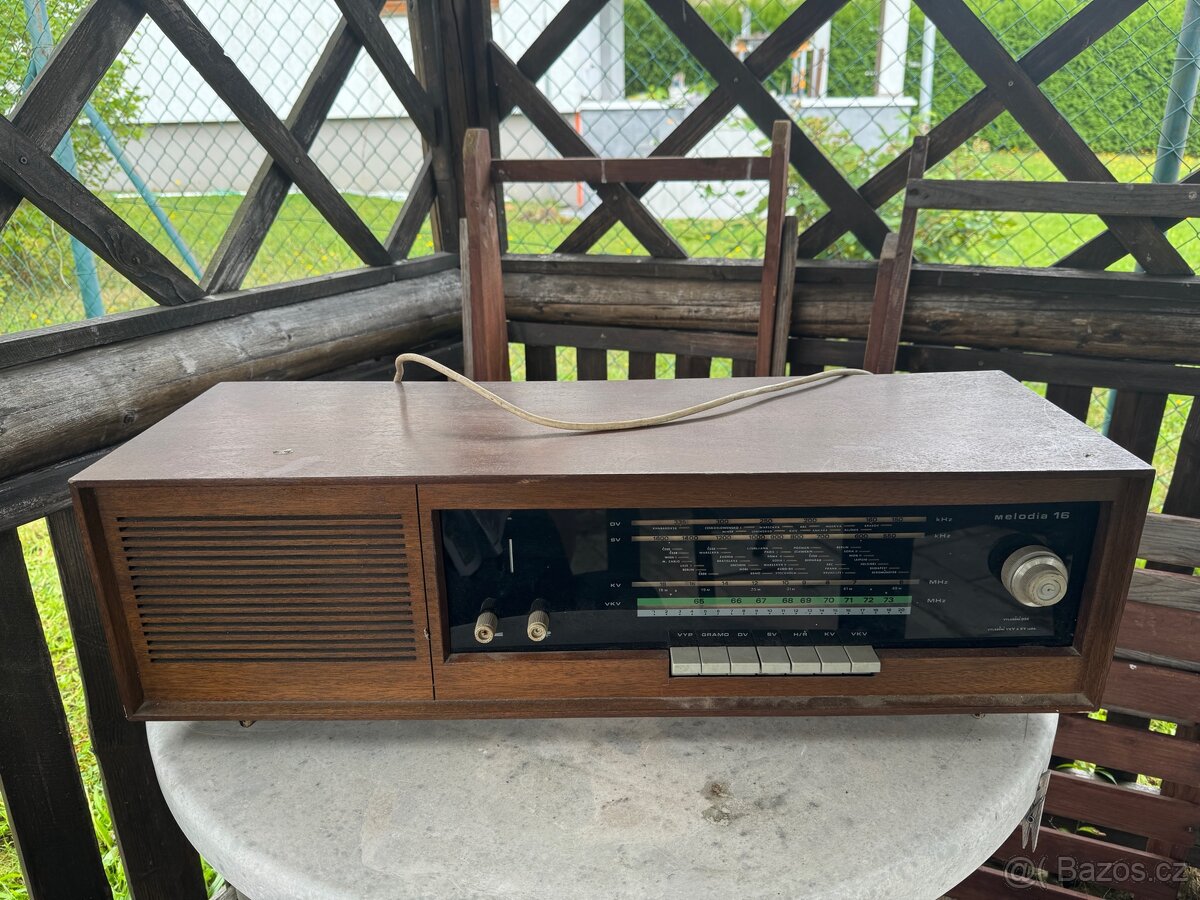 Rádio Melodia 16