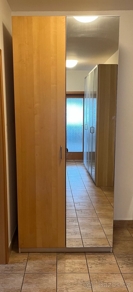 Skříň bříza se zrcadlem IKEA