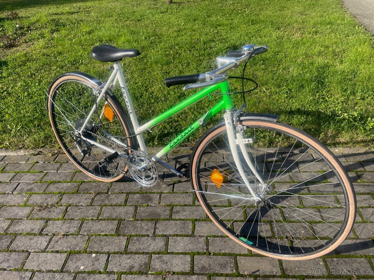 Dámské kolo Favorit městské silniční