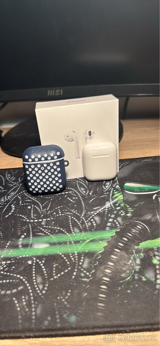 Apple AirPods 2019