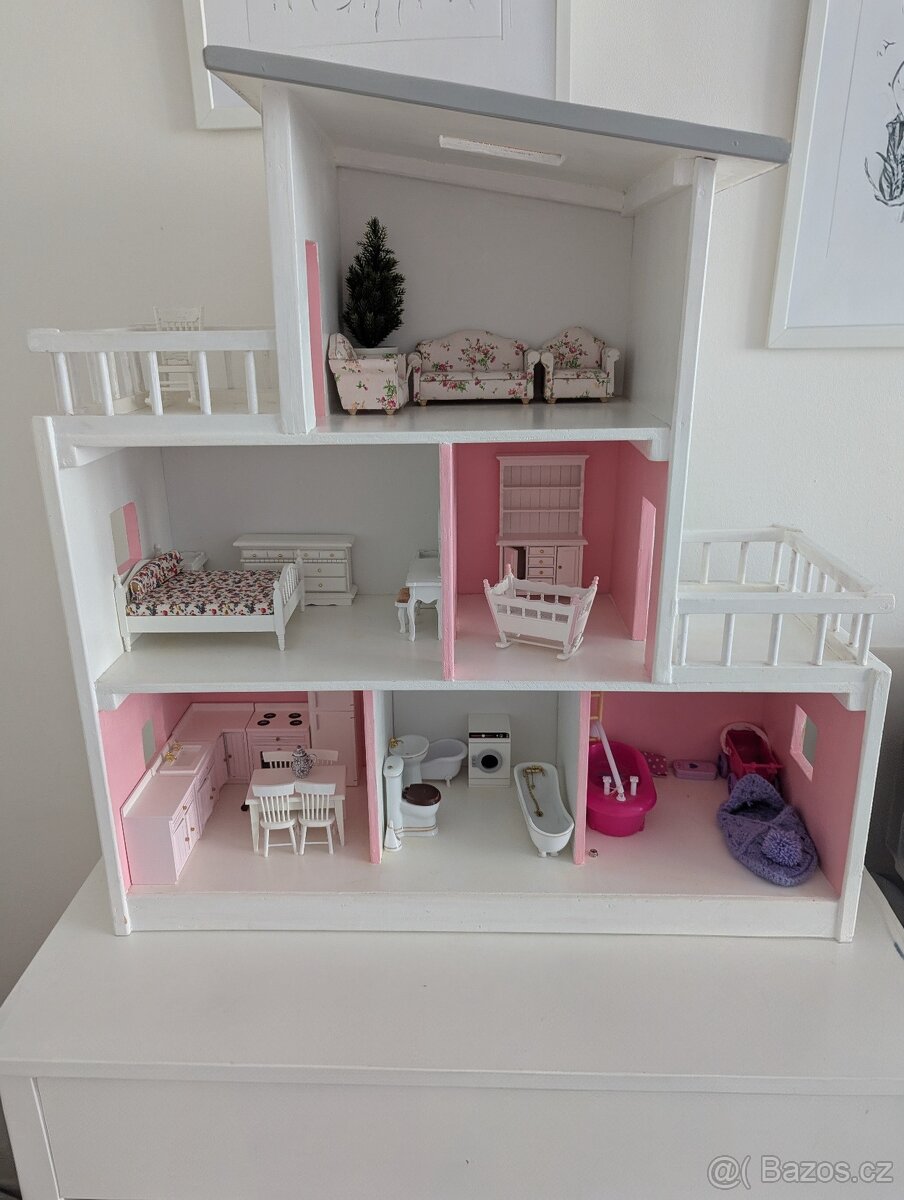Domeček pro panenky