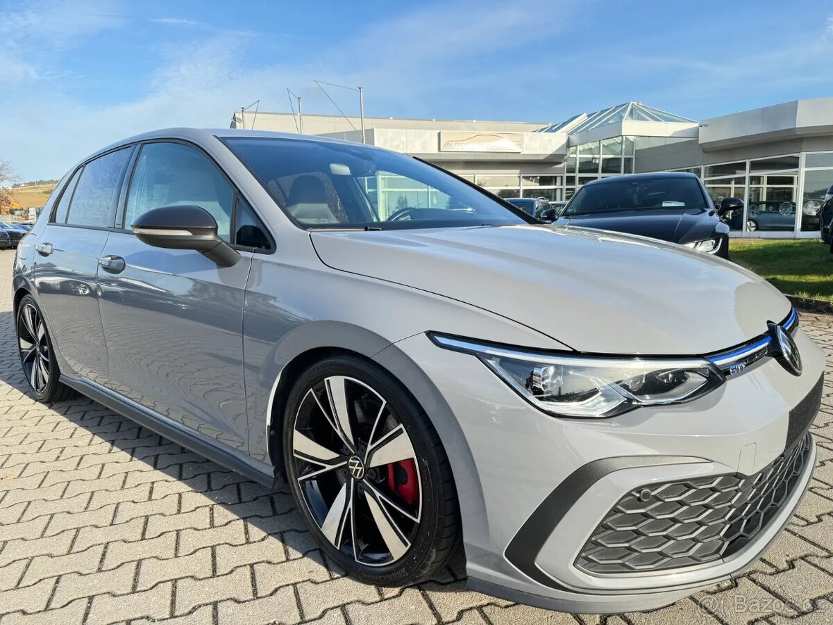 Volkswagen Golf VIII GTE TSI 180kw/kamera/LED/virtual/ACC