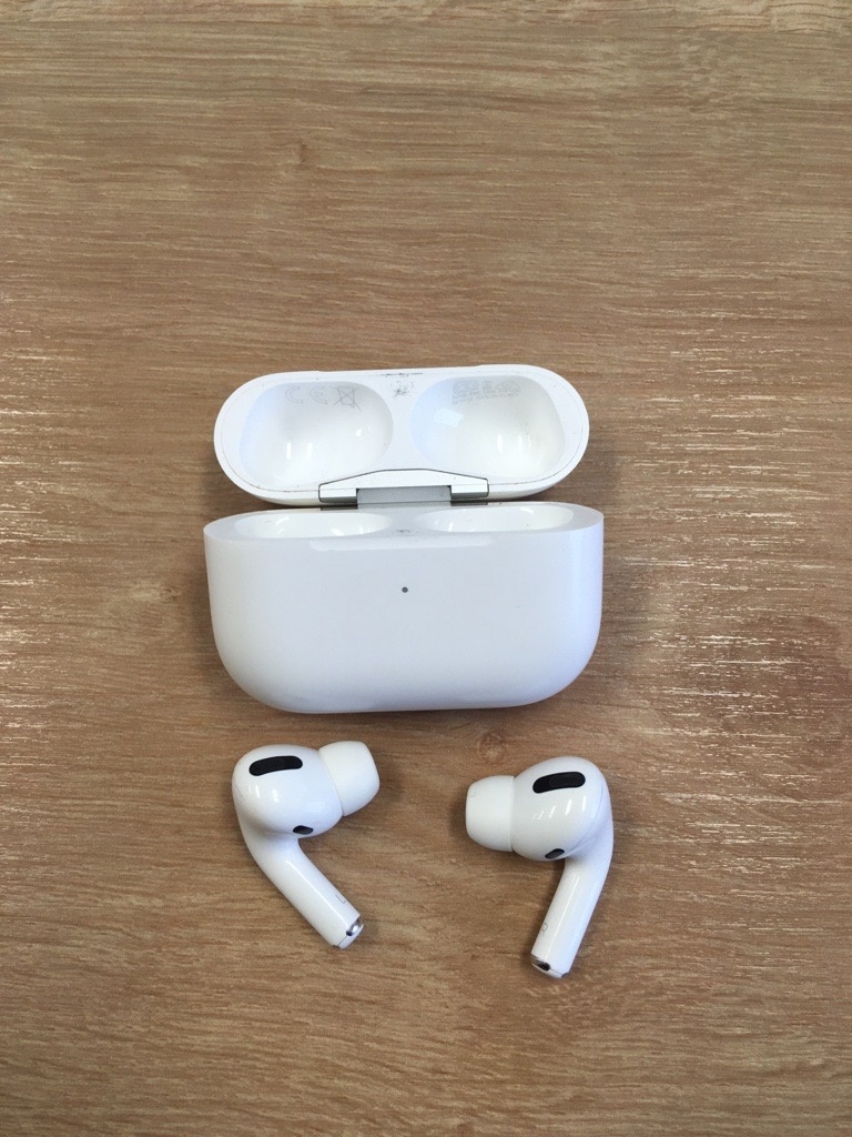 Airpods PRO 1 s MagSafe nabíjecím pouzdrem