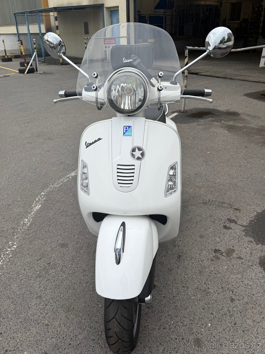 Vespa GTS 300