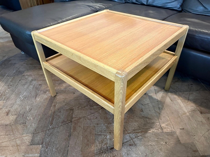 476 Konferenční stůl stolek rustikální masivní provedení