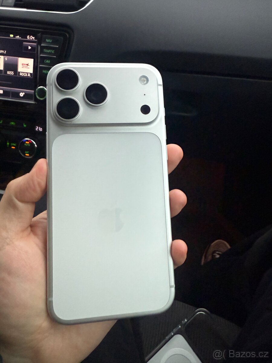 iPhone 17 Pro Max 256Gb stříbrný