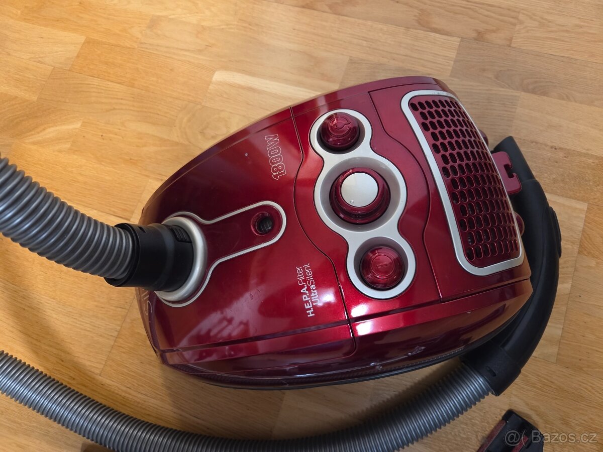 Vysavač SENCOR SVC 840 Silenzio