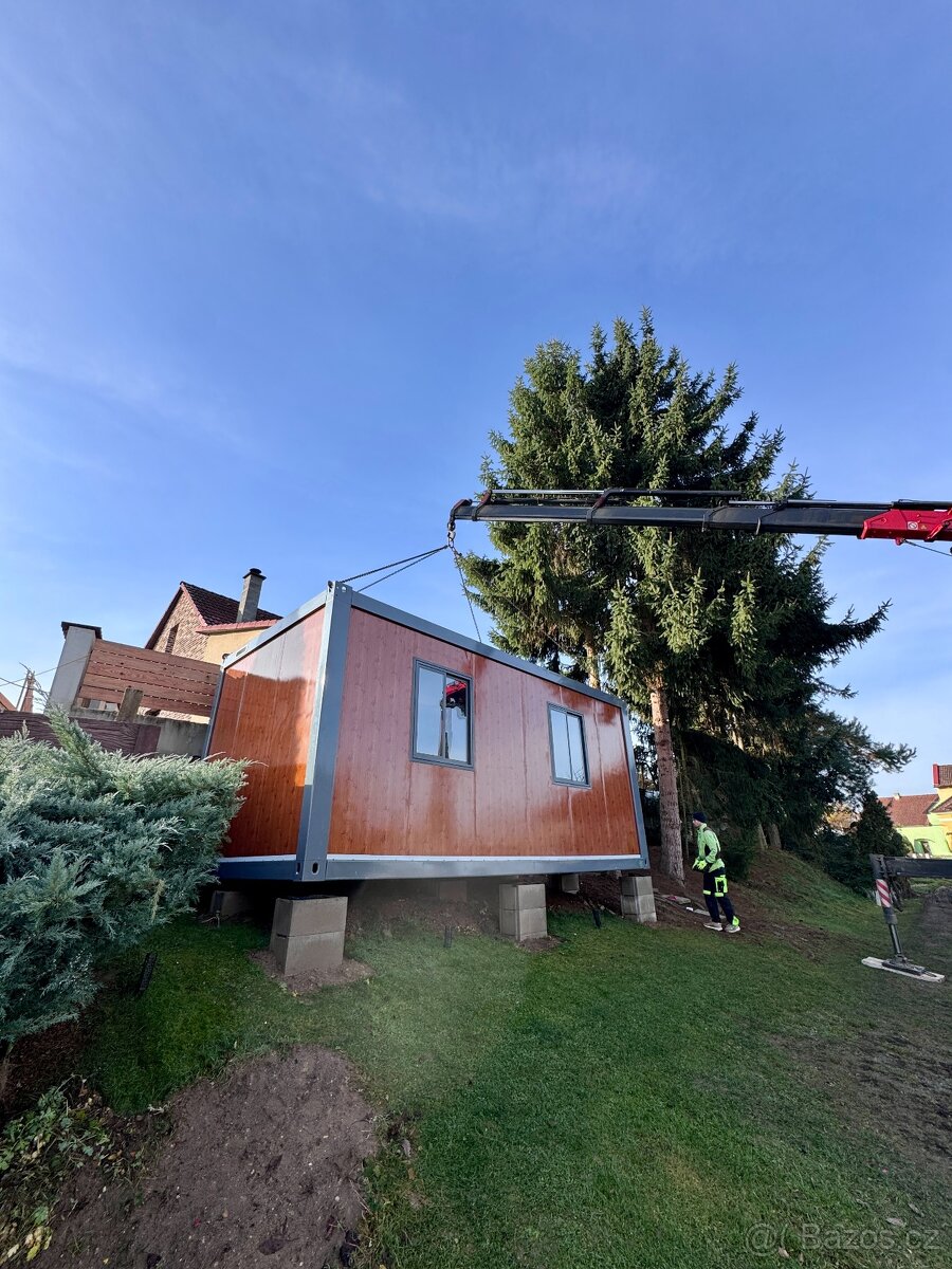 STAVEBNÍ KONTEJNER / UNIMOBUŇKA 6 × 3 m – dřevěný, antracit