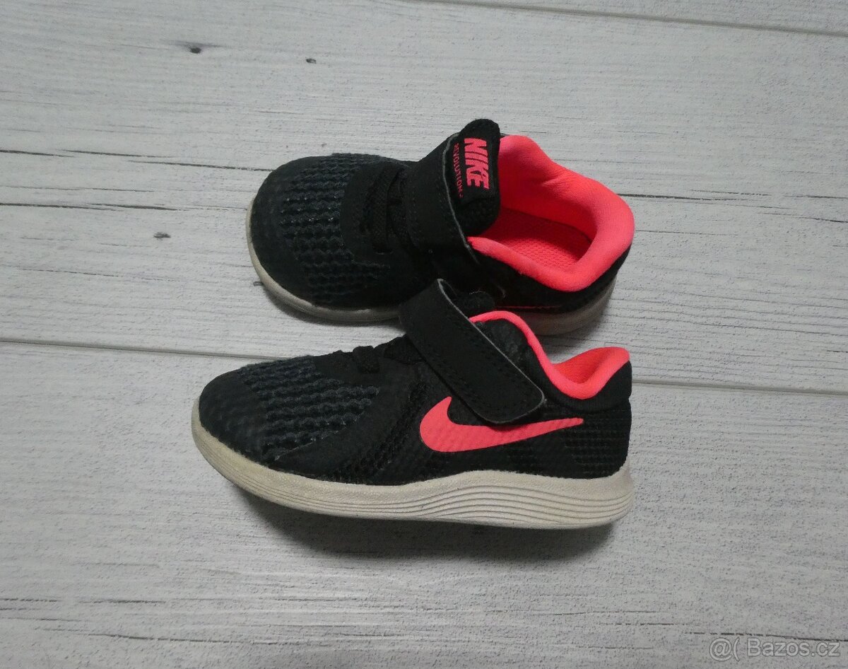 Dětské tenisky NIKE vel. 21