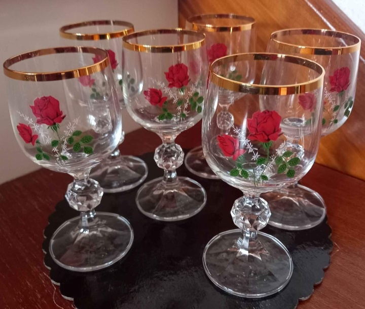 Krásné skleničky na likér,NOVÉ NEPOUŽITÉ