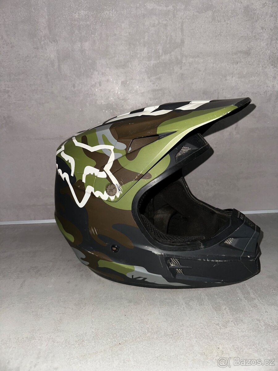 TOP Motokrosová helma FOX V1 (CAMO)