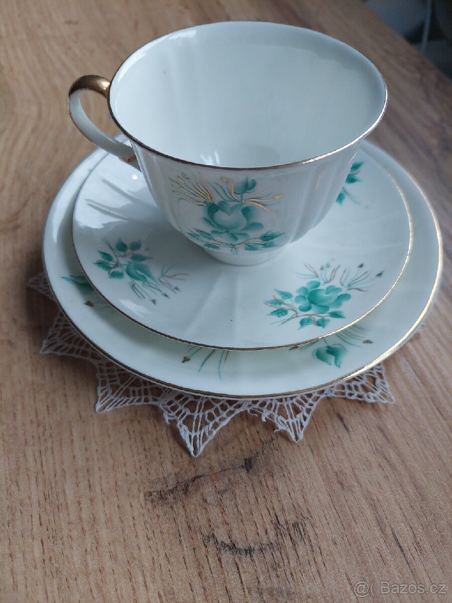 Samostatný , starožitný hrneček