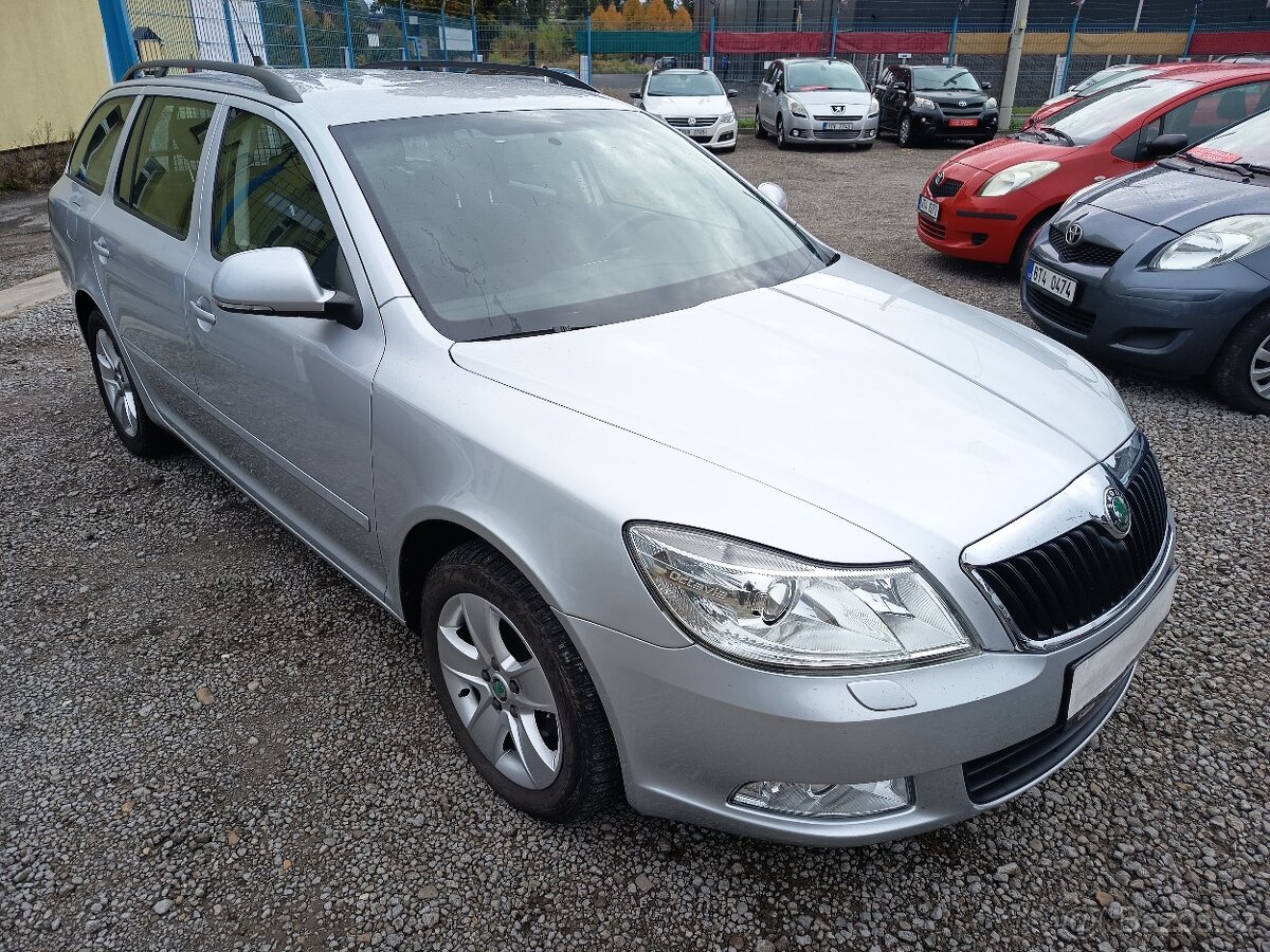 Škoda Octavia Combi 1,6TDI Elegance NAVI