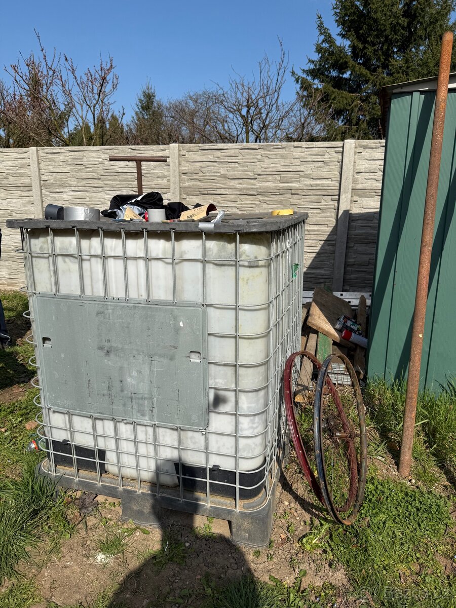 Prodám IBC kontejner 1000l