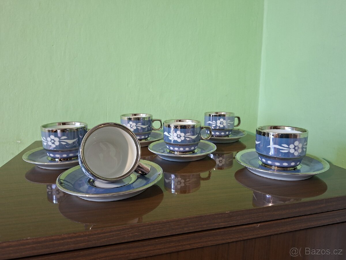 Sada porcelánových šálků