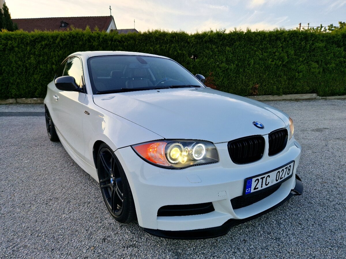BMW 135i Coupe E82 2011