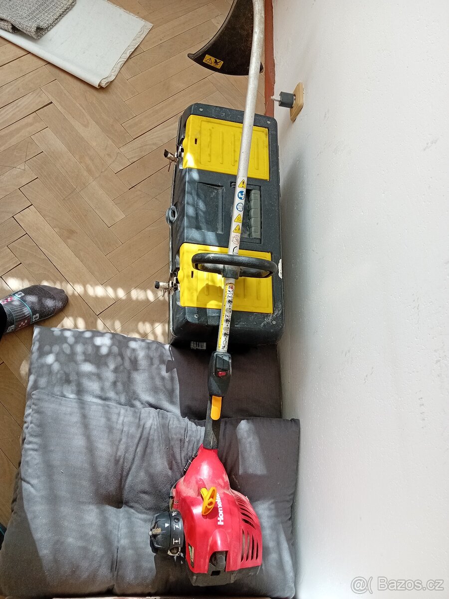 Homelite křovinořez za pár kaček