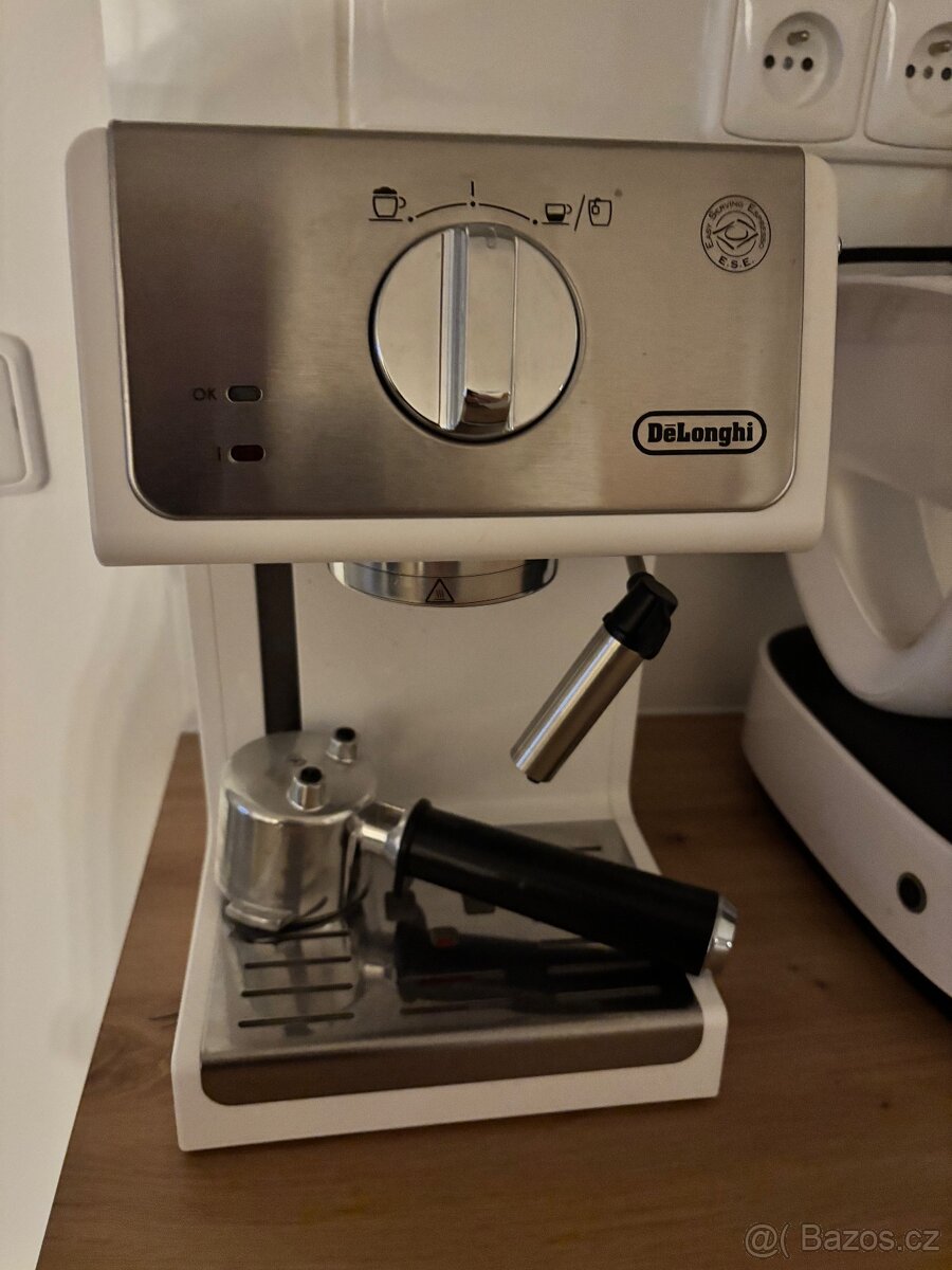 Kávovar DeLonghi Active Line ECP 33.21.W
