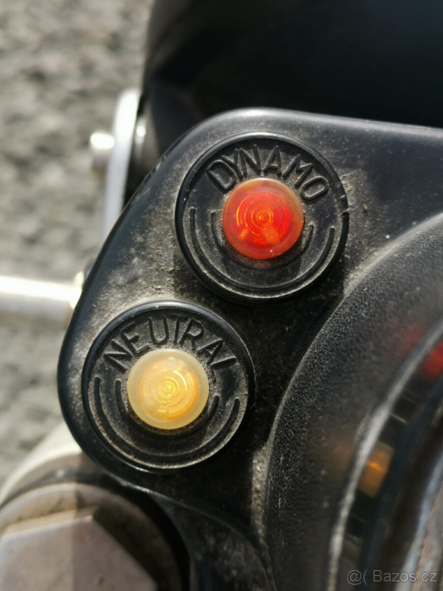 Jawa 350/360 , panelka s doklady