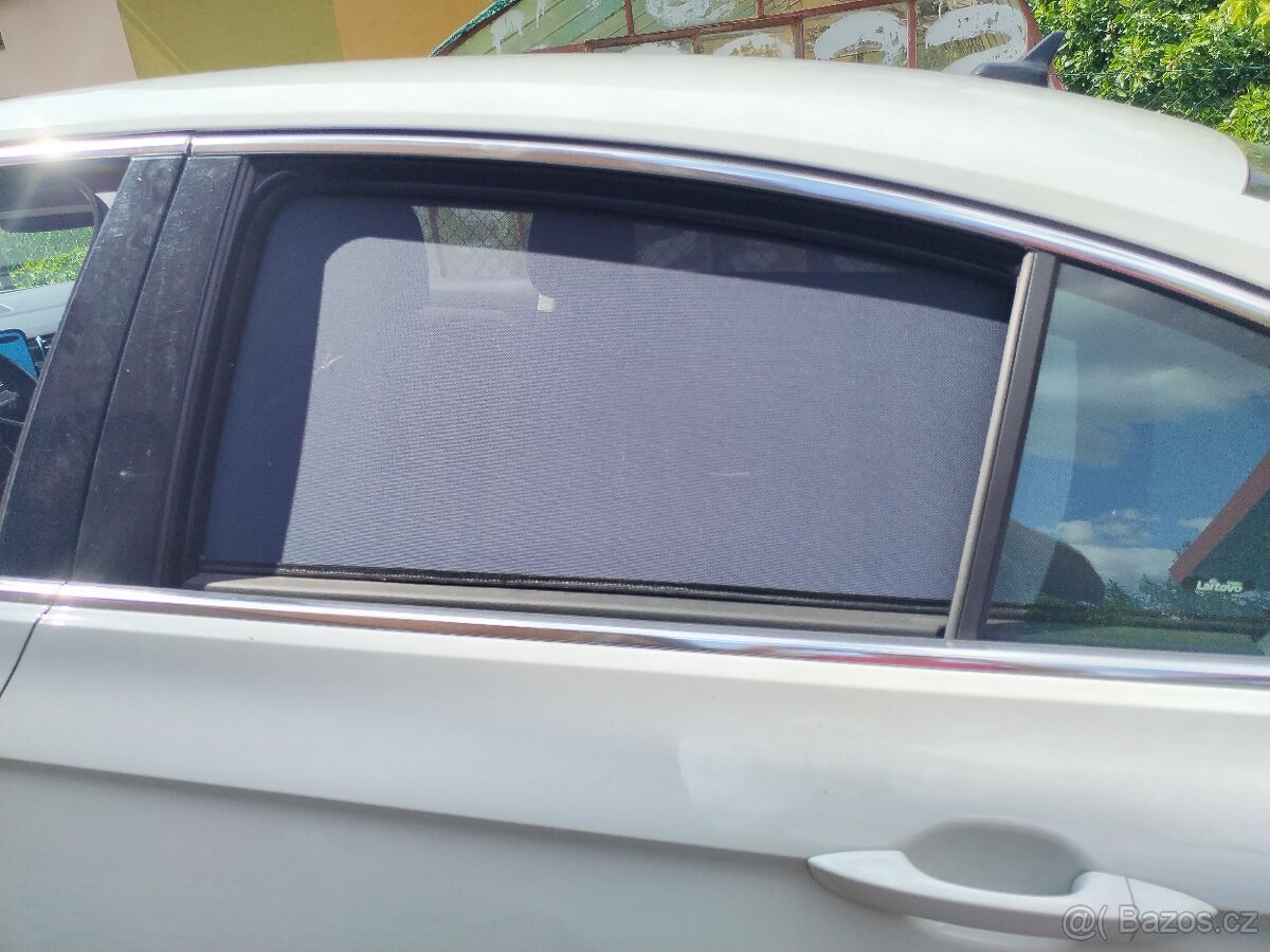 Sluneční clony Passat B8