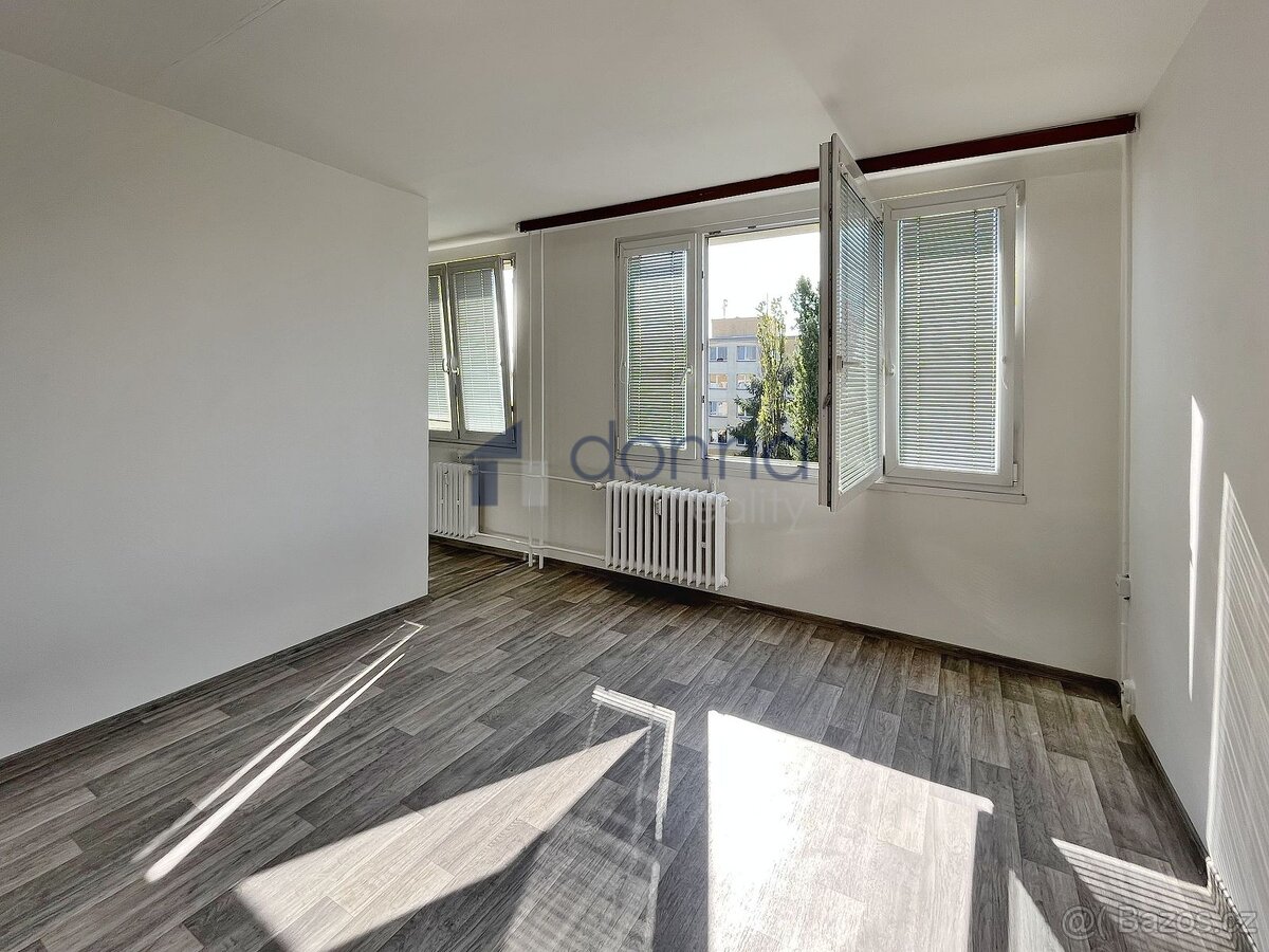 Pronájem bytu 1+kk, 26m2, P9 - Prosek, ul.Českolipská, M Stř