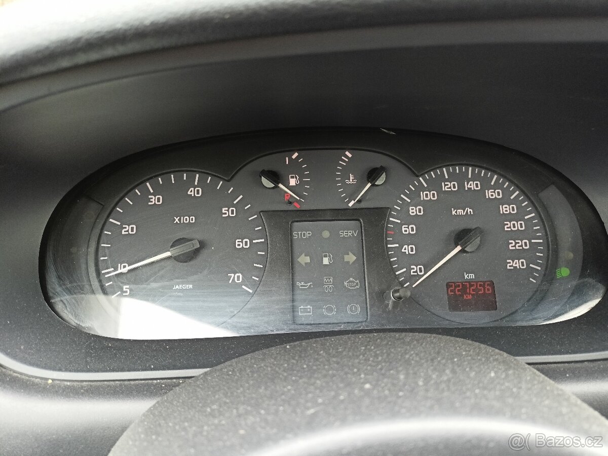R. Megane r. 2001