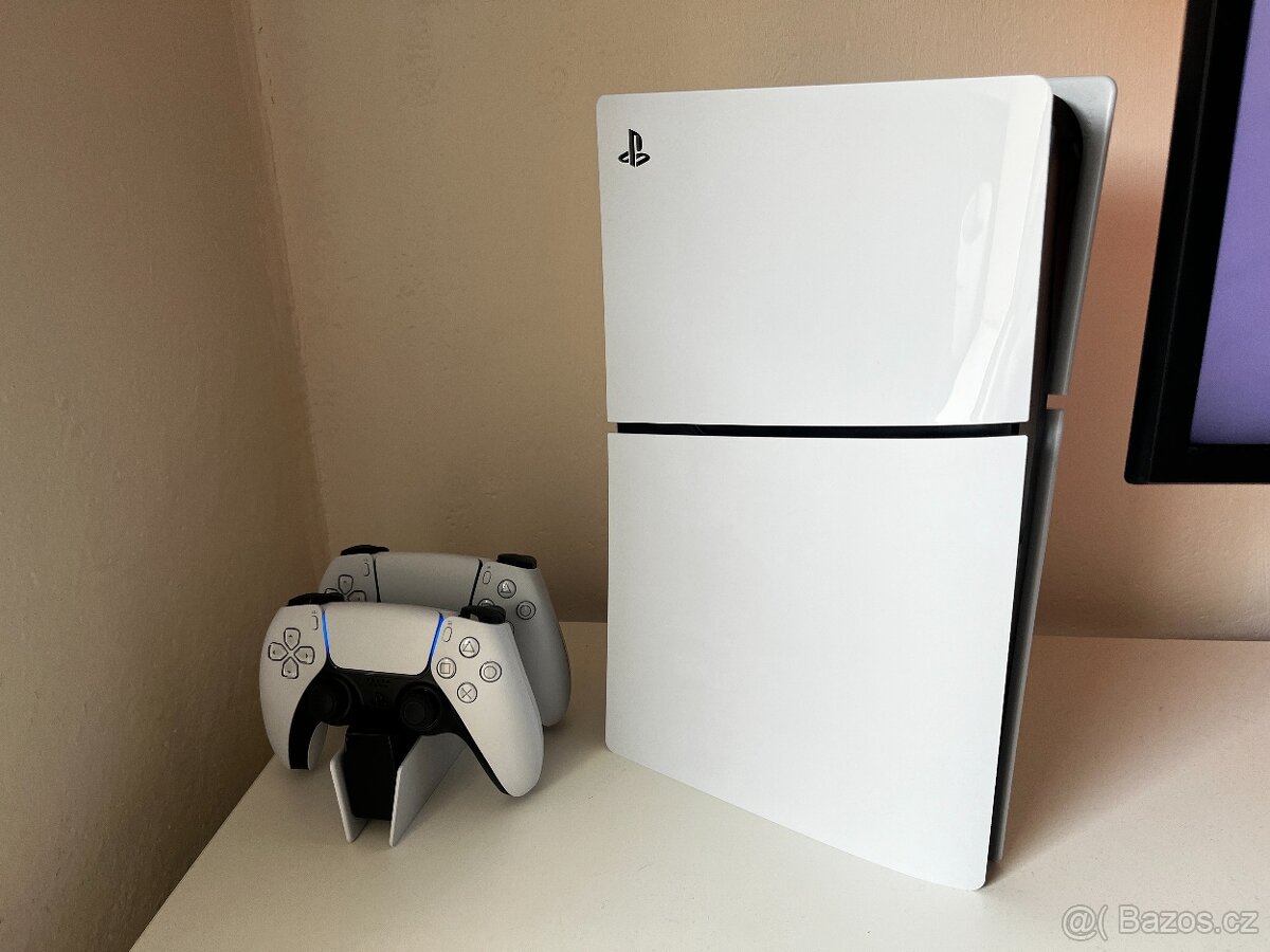 PS5 Slim,nabíjecí stanice,druhý ovladač + KCD2 a další hry