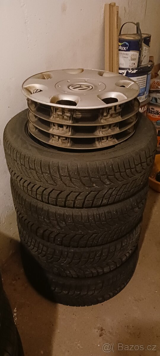 Zimní pneu na disku 205/55 R16 VW, Škoda atd.