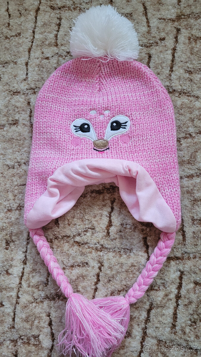 Čepice s copánky 42-44 cm