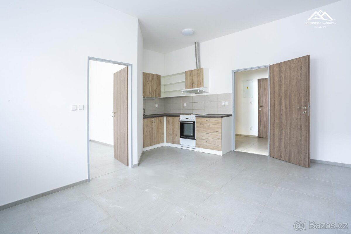 Pronájem bytu 2+kk, 46 m2, Hlinsko, ul. Adámkova třída