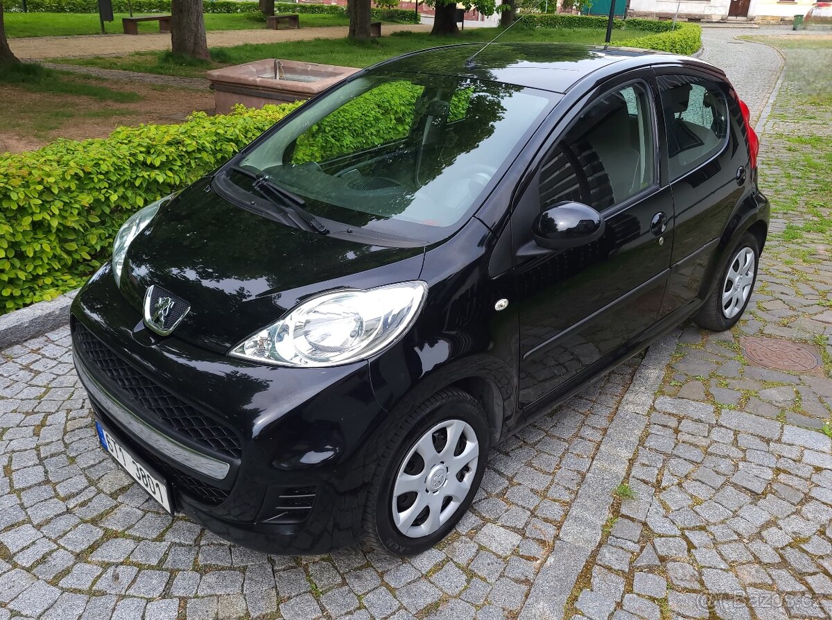 Peugeot 107 1.0 50kw r.v2009 5dveř NOVÁ STK