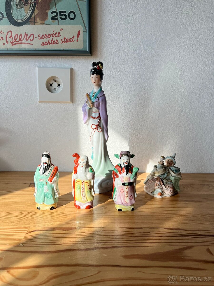 Porcelánové asijské sošky