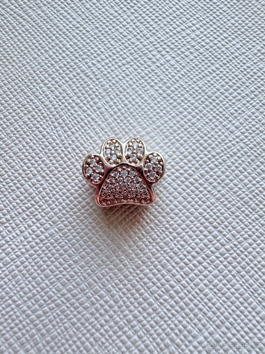 Pandora Rose Gold tlapka