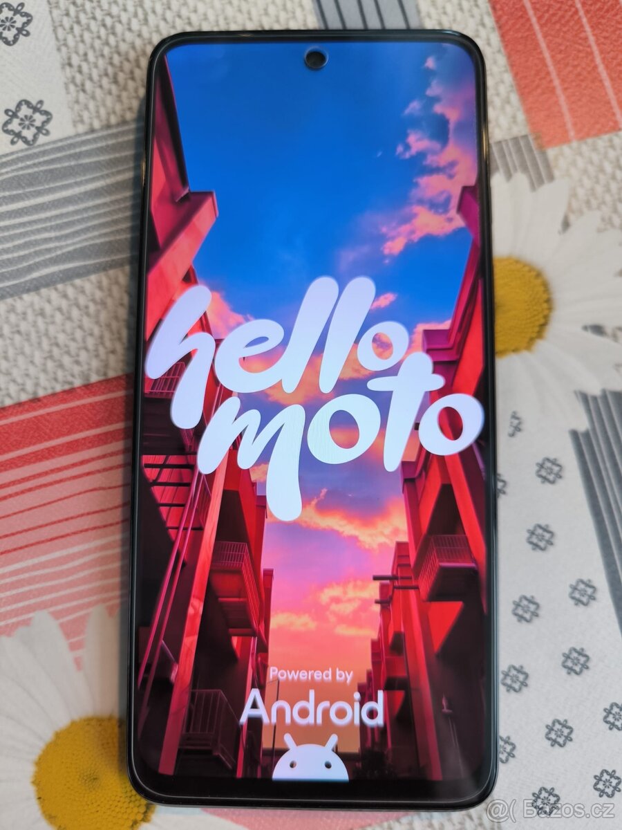 Motorola G54