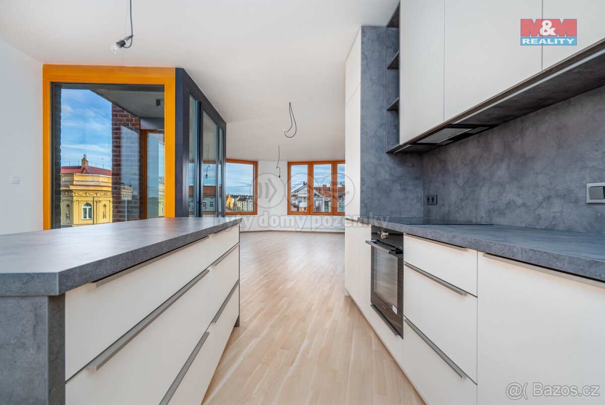 Pronájem bytu 3+kk, 101 m², Praha, ul. Nádražní