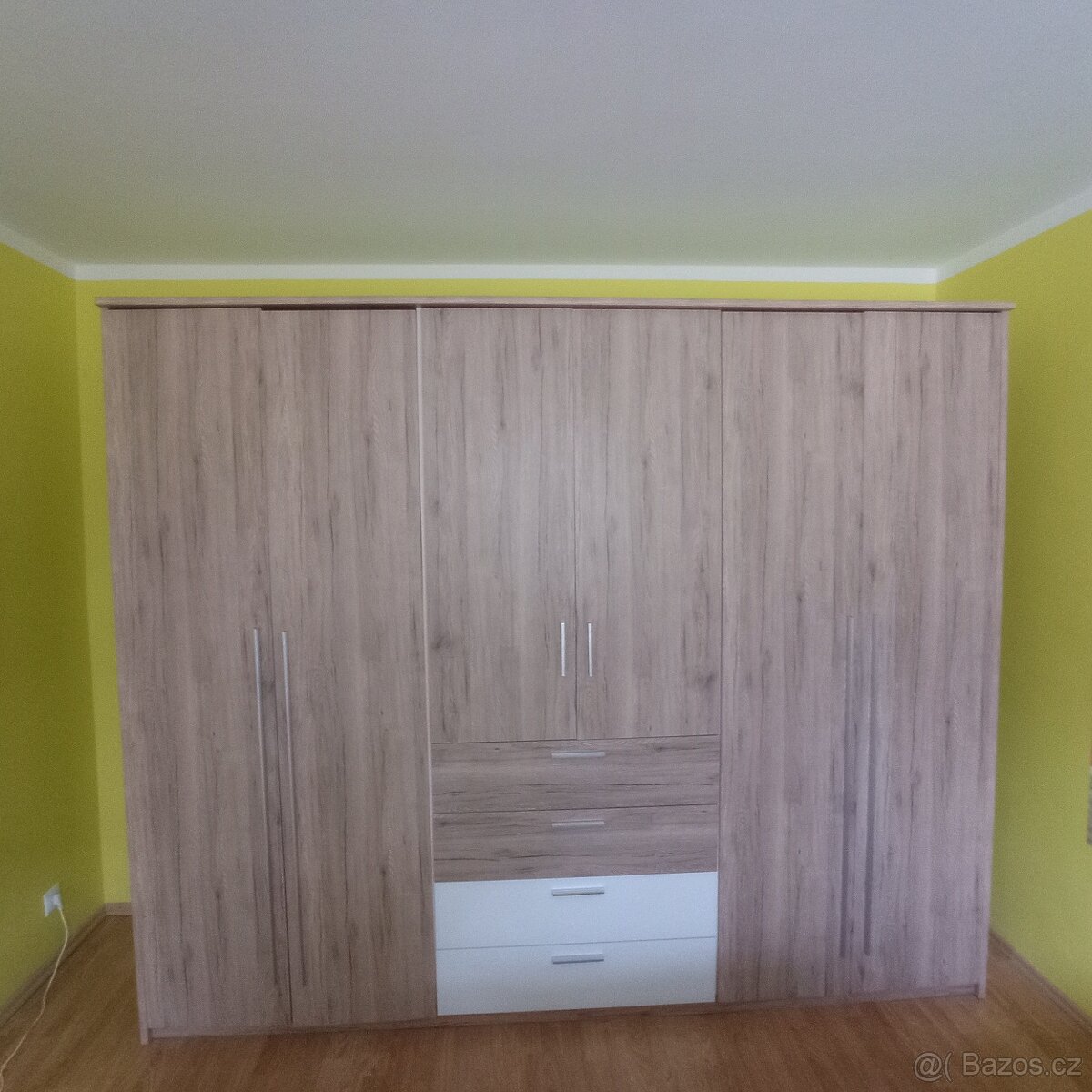 Prodám 2 skřině