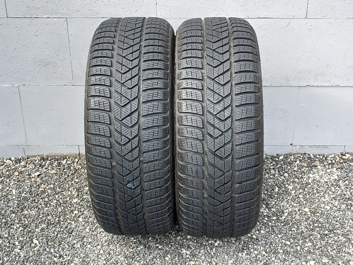 2ks zimní pneu Pirelli 225/40/19 vzorek  6,5mm