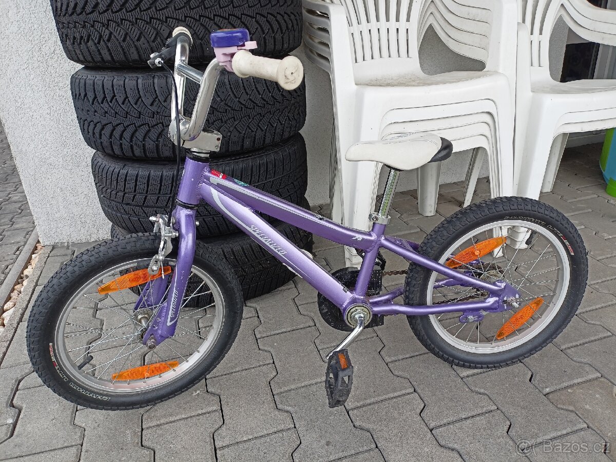Kolo Specialized 16 pěkný stav