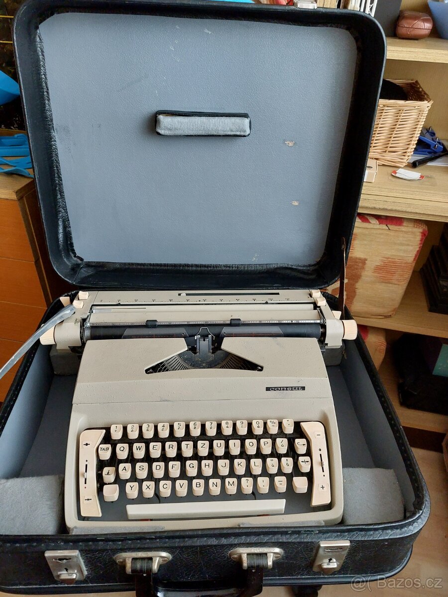 Kufříkový psací stroj CONSUL