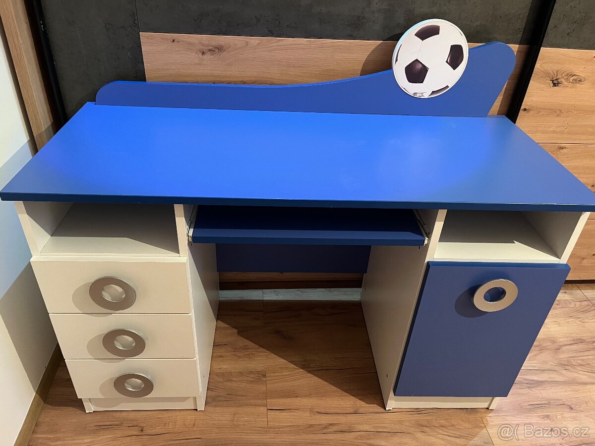 Psací stůl