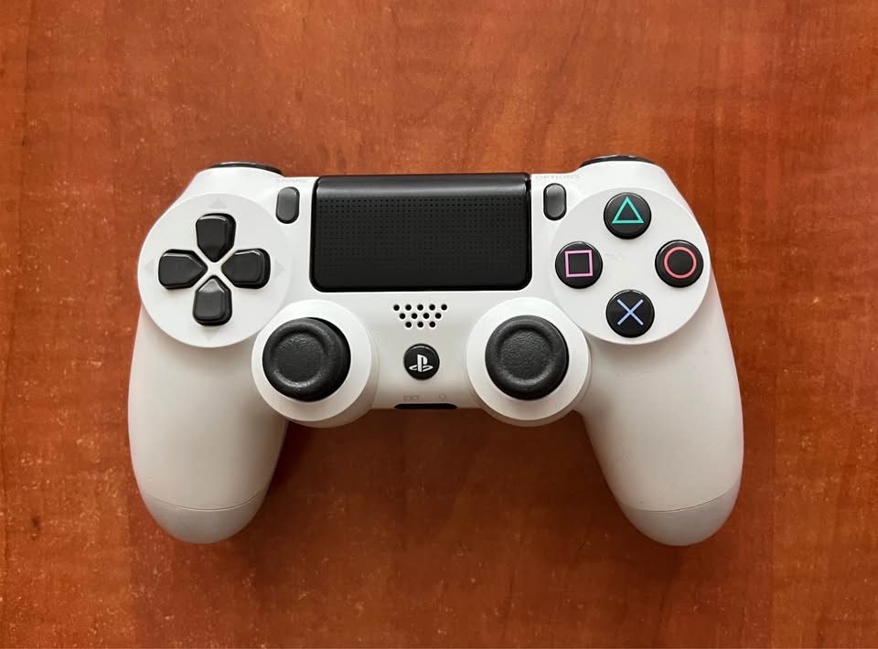 GRAND THEFT AUTO V / GTAV (PS4/PS5) + SONY DUALSHOCK 4 V2