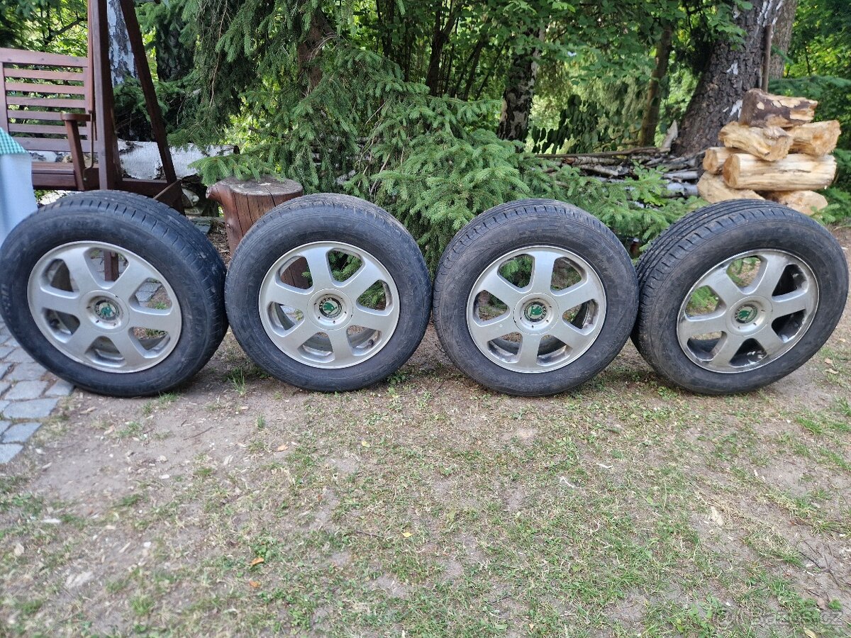 Sada letních kol 205/60 R15 na Octavia I