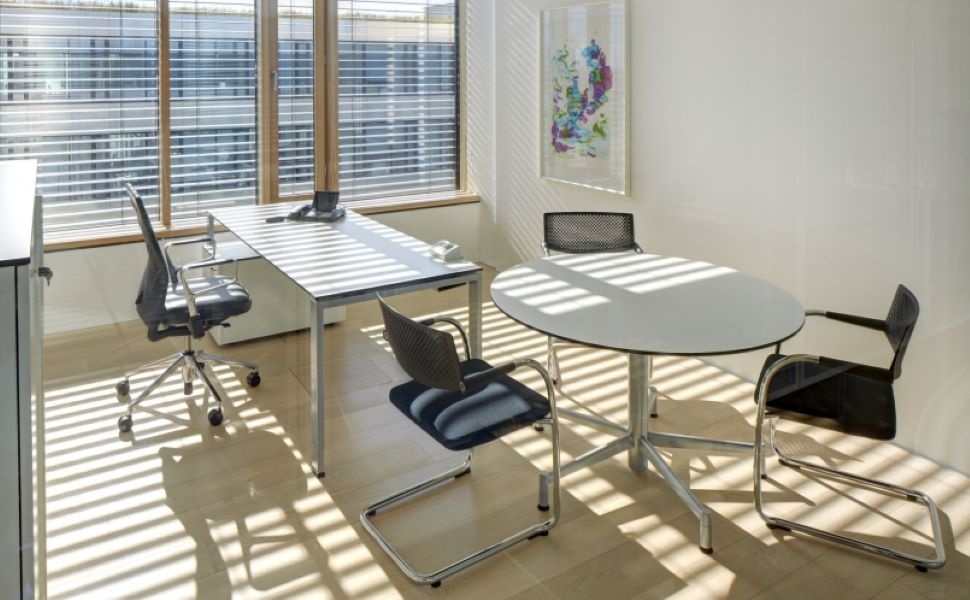 Kancelářská židle - Vitra Visavis (PC 8 600,-) 4ks