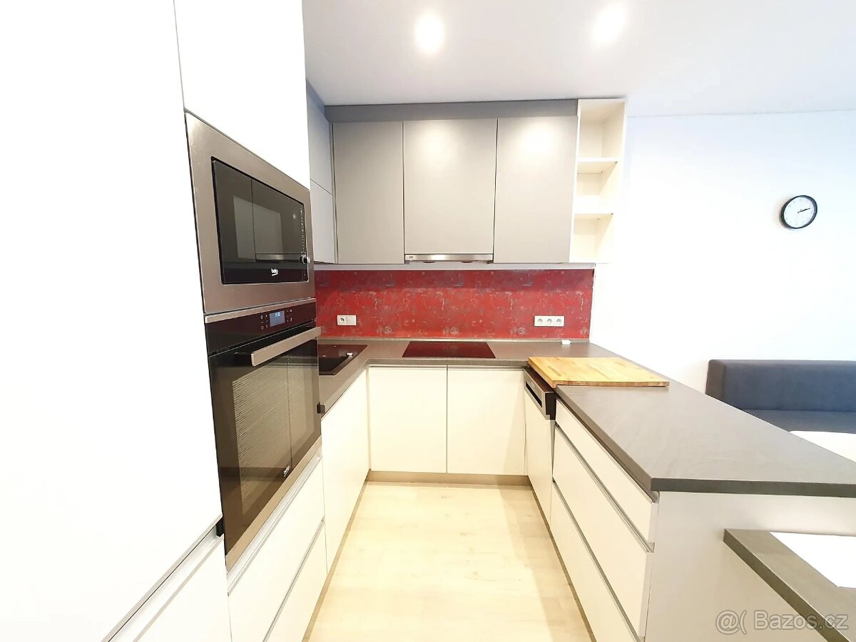 Pronájem bytu 2+kk 44 m² Milotická, Praha - Zličín