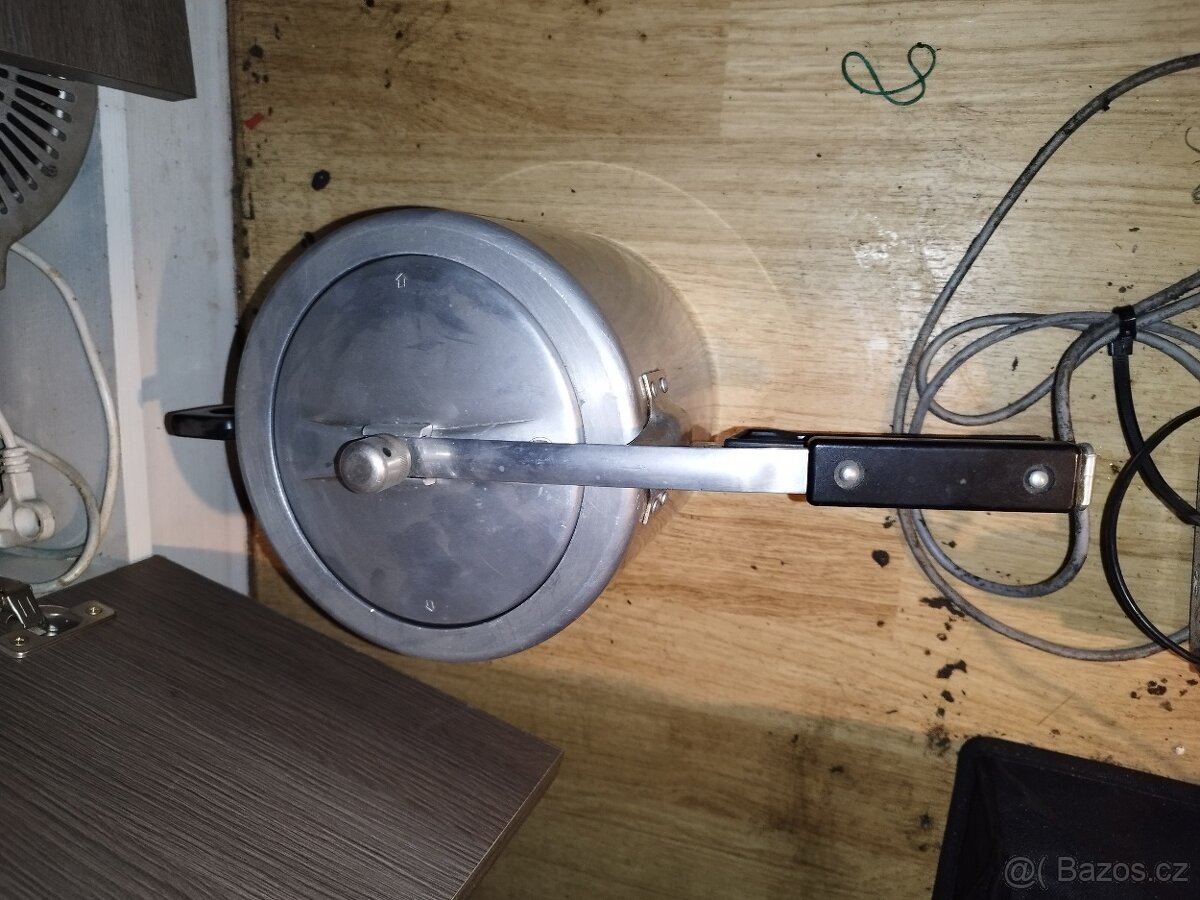 Retro Tlakový hrnec (papiňák)