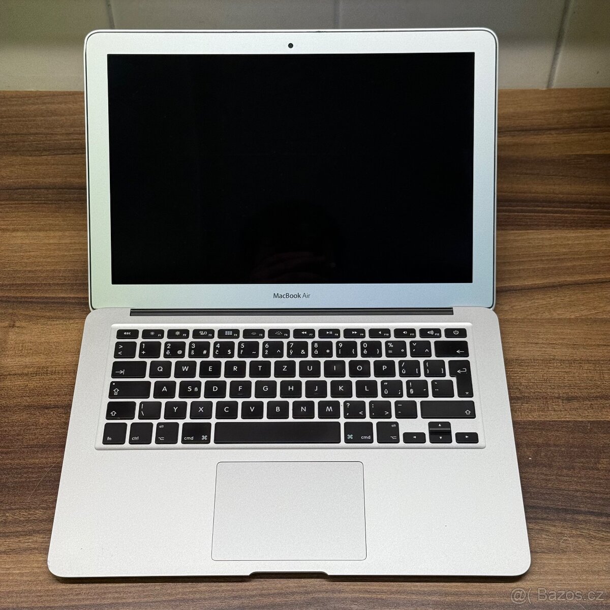 Apple MacBook Air 13” (A1466, Early 2015) – i5 / 8GB RAM /